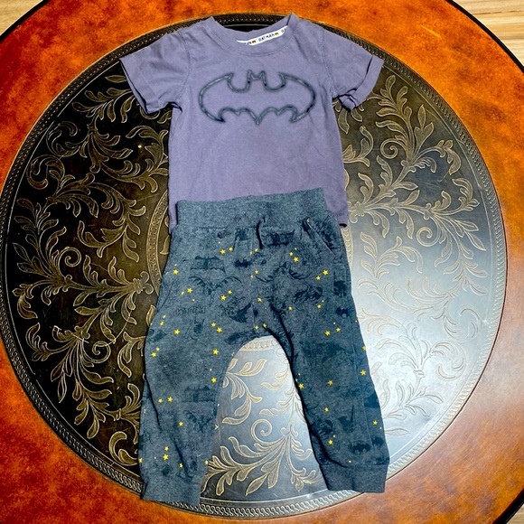 Batman Boys T-Shirt and Sweats Combo Cotton Polyester Blend Size 24 Months - Picture 1 of 11